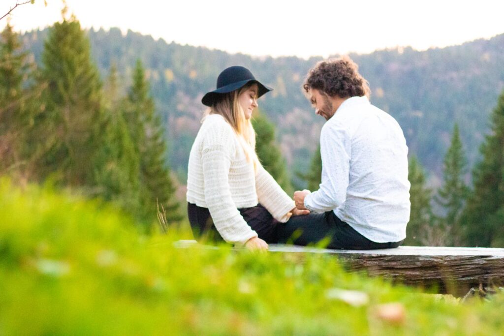 Engagement photo of couple.