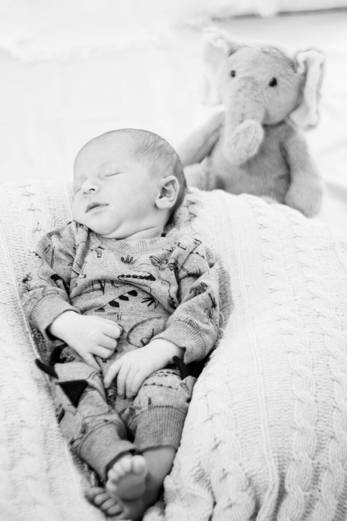 Newborn photo of infant.