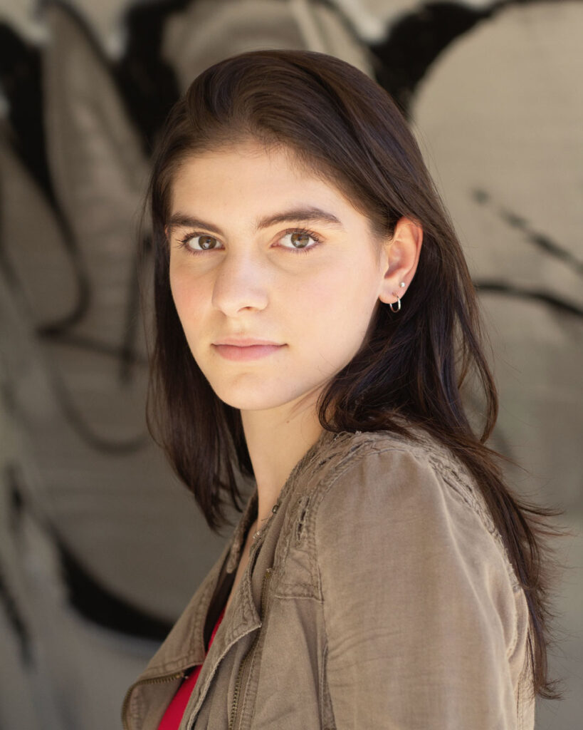 Portrait of young woman.