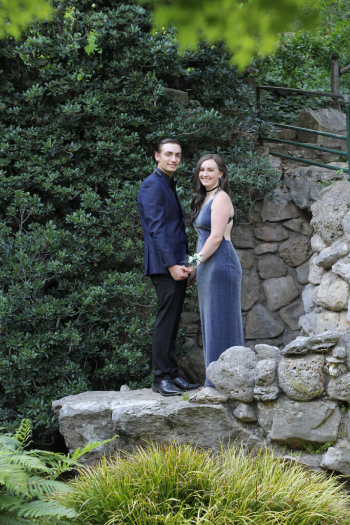 Prom photo of couple.