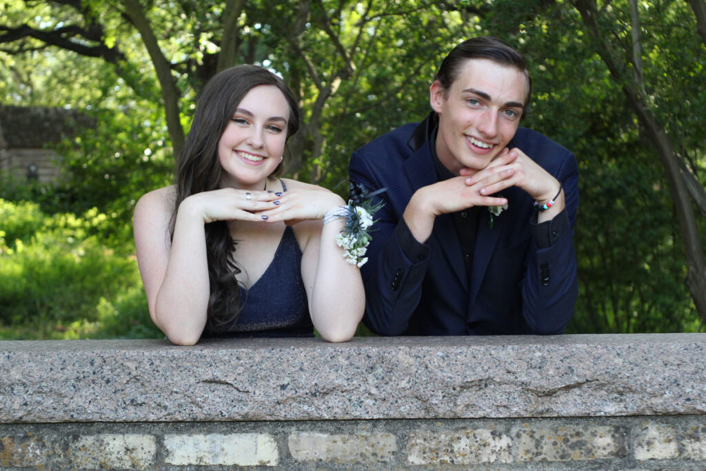 Prom photo of couple.